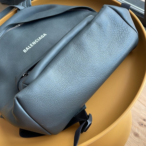 Balenciaga backpack. Great condition a little scratch on one handle-see pictures - Picture 2 of 14